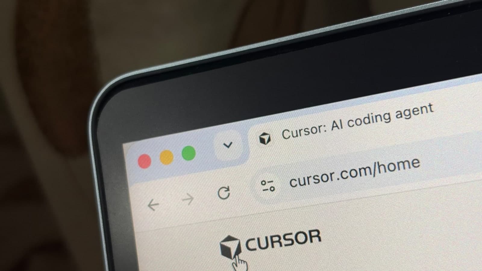 Kod Barındırma Alanında Yeni Bir Rekabet: Cursor, GitHub'a Meydan Okuyor